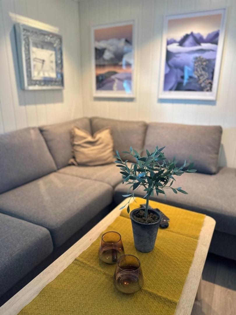 Kb Basement Apartment Sørvågen Esterno foto