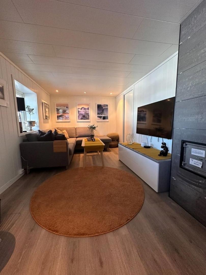 Kb Basement Apartment Sørvågen Esterno foto