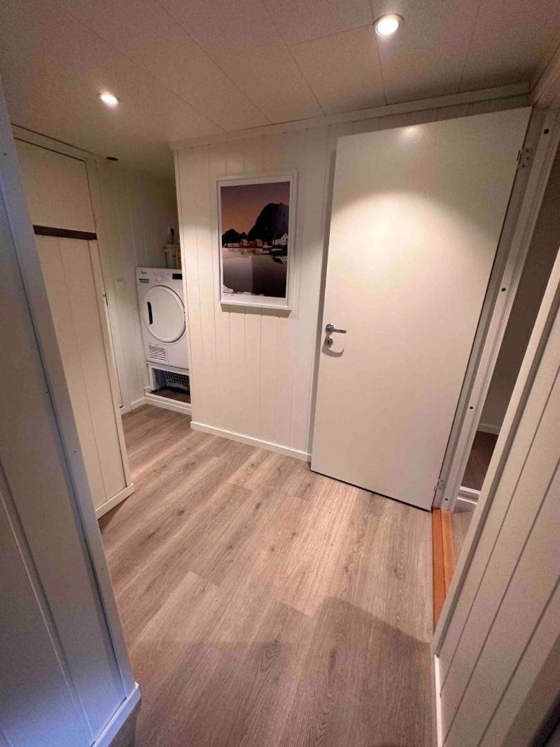 Kb Basement Apartment Sørvågen Esterno foto
